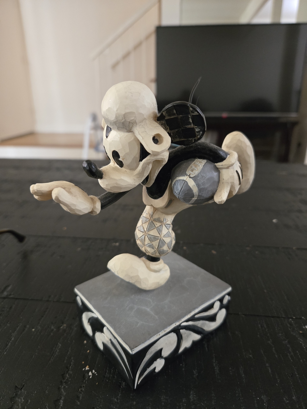 Disney Traditions Jim Shore Mickey Mouse Go For The Touch Down Figurine #4023570